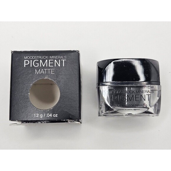 Younique Moodstruck Minerals Pigment Matte Risque New in Box - Picture 1 of 5